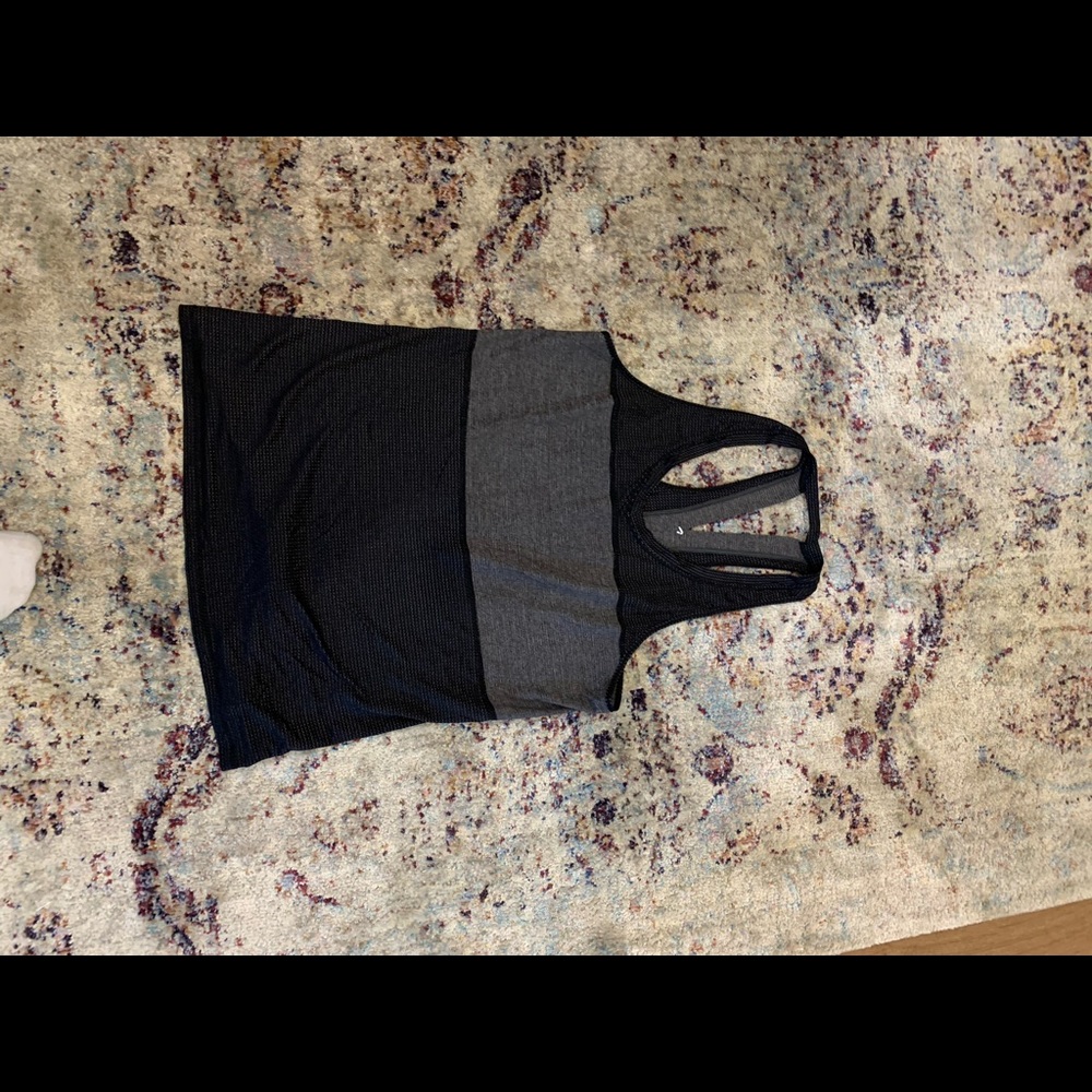 Lululemon tank